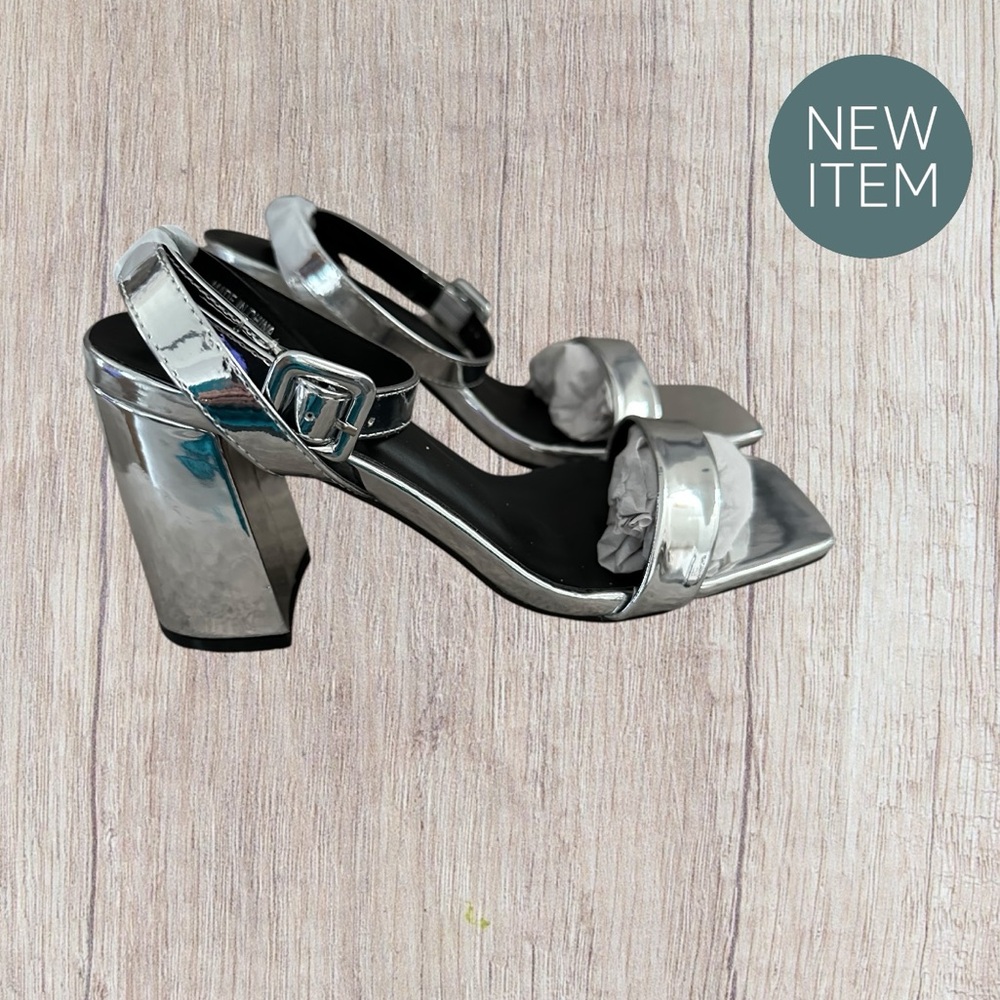 Pretty Little Thing Silver Metallic Block Heel Sandals Size EU 39 / US 6. NEW!